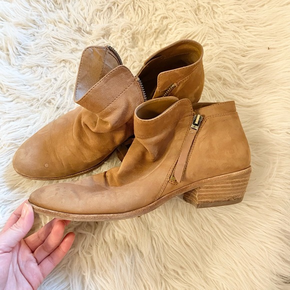 Camel Packer Booties - Picture 7 of 8